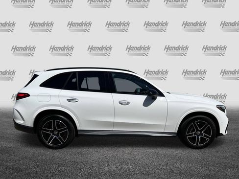 Used 2025 Mercedes-Benz GLC 300 4MATIC image 10