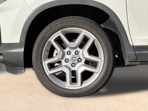 Used 2024 Honda Passport EX-L image 11