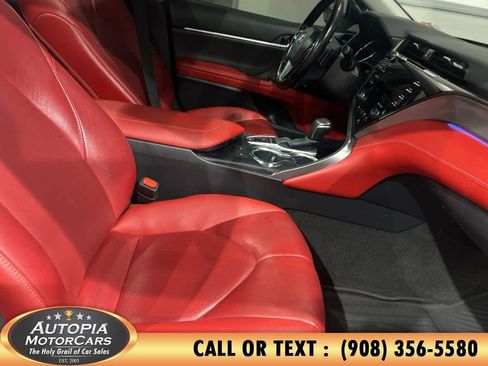 Used 2020 Toyota Camry XSE FWD image 10
