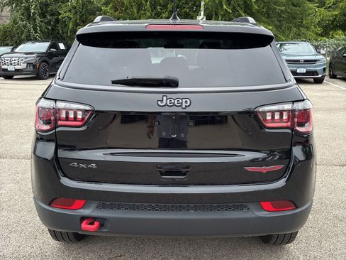 Used 2022 Jeep Compass Trailhawk w/ Trailhawk Convenience Group AWD/4WD image 10