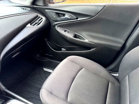 Used 2021 Chevrolet Malibu RS image 29