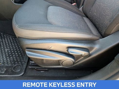 Used 2023 Jeep Renegade Latitude AWD/4WD image 14