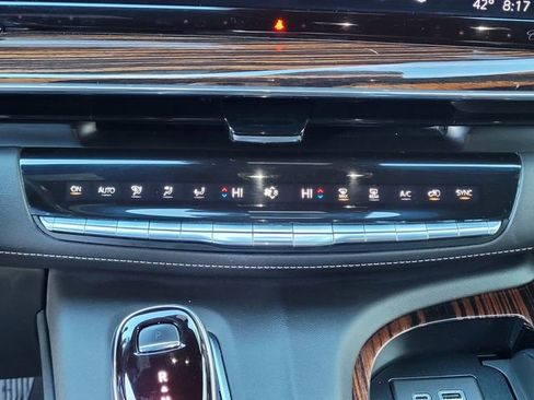 Used 2023 Cadillac Escalade Premium Luxury image 21