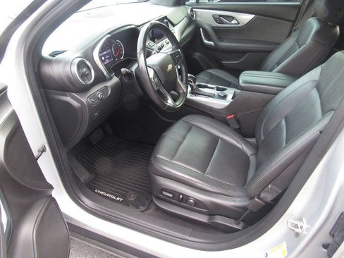 Used 2020 Chevrolet Blazer LT w/ Sound & Technology Package FWD image 18