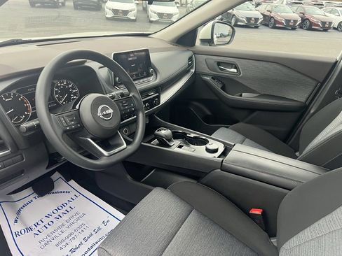 Used 2023 Nissan Rogue SV image 13