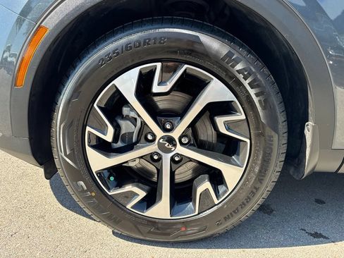 Used 2025 Kia Sportage EX FWD image 31