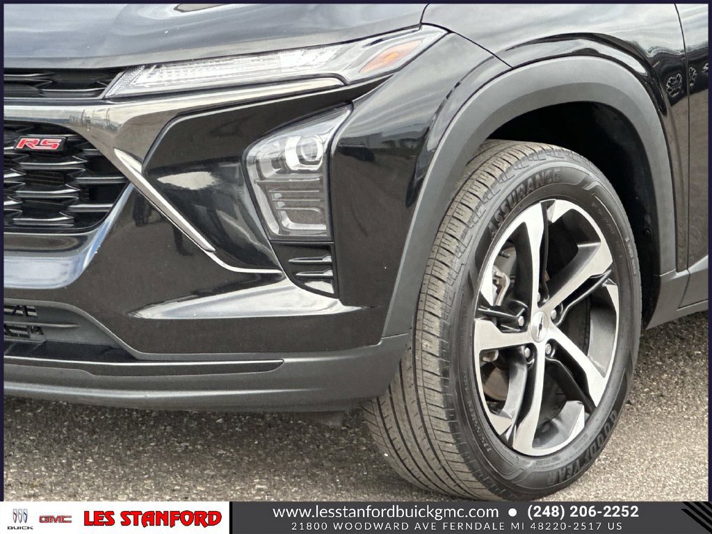 Used 2024 Chevrolet Trax RS FWD image 9