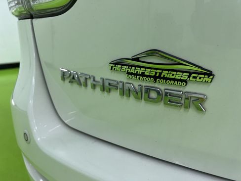 Used 2016 Nissan Pathfinder SV FWD image 12