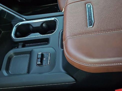 Used 2025 GMC Sierra 3500 Denali Ultimate image 25