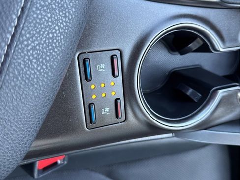 Used 2022 Toyota Camry XSE image 18