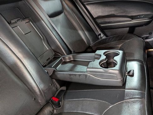 Used 2017 Chrysler 300 C w/ Safetytec Plus Group image 27