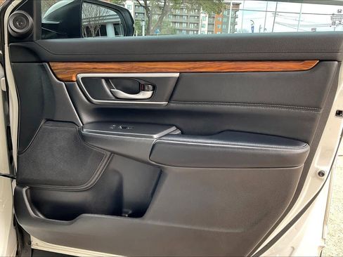 Used 2018 Honda CR-V Touring image 18
