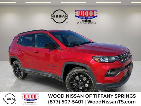 Used 2025 Jeep Compass Latitude w/ Altitude Special Edition image 1