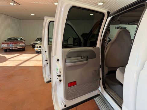 Used 2001 Ford F250 2WD Crew Cab Super Duty image 18