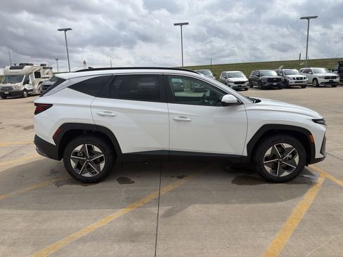 Used 2025 Hyundai Tucson SEL image 2