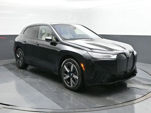 New 2025 BMW iX xDrive50 image 22
