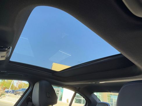 Used 2025 BMW 330i Sedan w/ Convenience Package image 21