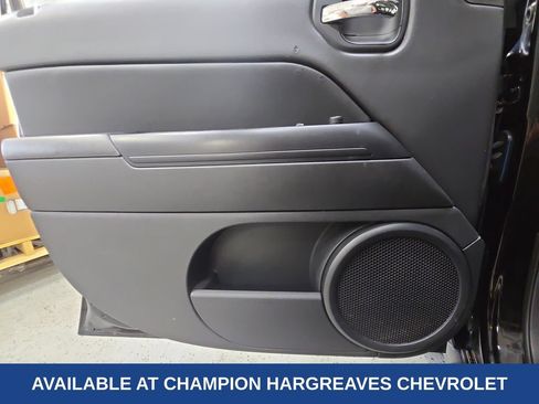Used 2014 Jeep Patriot Latitude w/ Sun/Sound Group AWD/4WD image 32