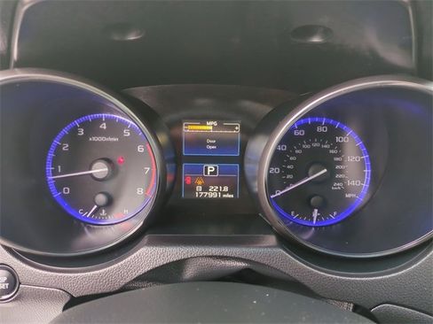 Used 2017 Subaru Outback 2.5i Premium image 12