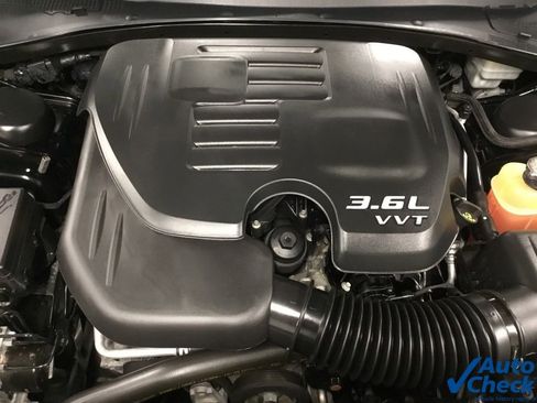 Used 2013 Chrysler 300 AWD w/ Driver Convenience Group image 40