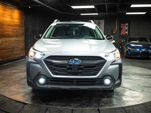 Used 2024 Subaru Outback Premium image 4