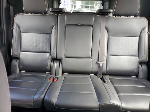 Used 2021 GMC Yukon XL SLT image 14