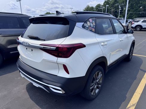 Used 2022 Kia Seltos S FWD image 4