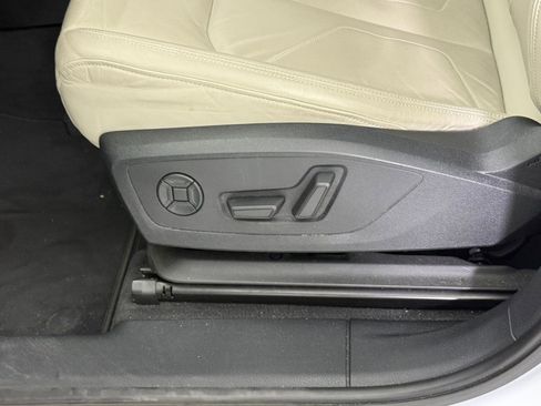 Used 2019 Audi Q3 2.0T Premium Plus image 14