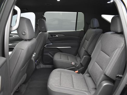 Used 2024 Chevrolet Traverse LT FWD image 17
