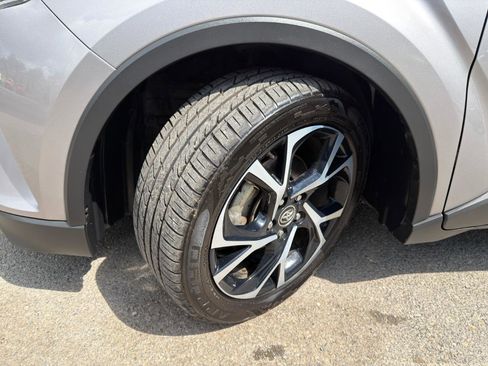 Used 2018 Toyota C-HR XLE image 23