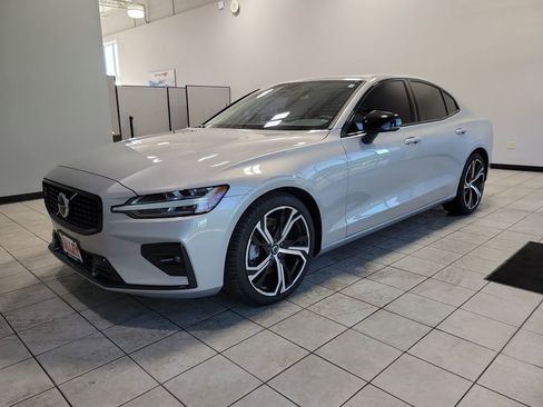 Used 2024 Volvo S60 B5 Core image 45