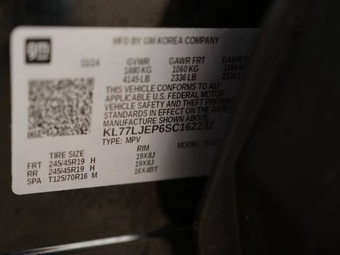 Used 2025 Chevrolet Trax RS w/ Sunroof Package FWD image 37