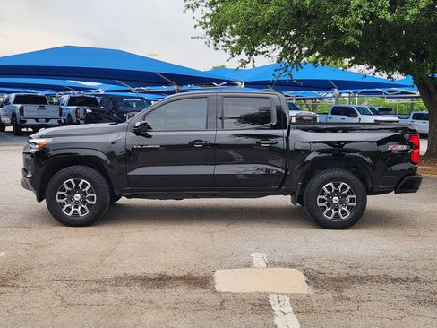 Used 2024 Chevrolet Colorado Z71 w/ Z71 Convenience Package 2 AWD/4WD image 3