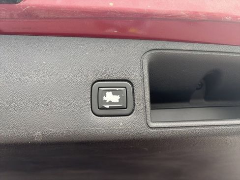 Used 2020 GMC Terrain SLE w/ Driver Convenience Package FWD image 31