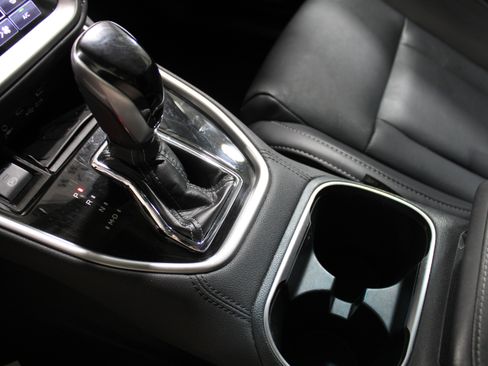 Used 2020 Subaru Outback Limited image 16