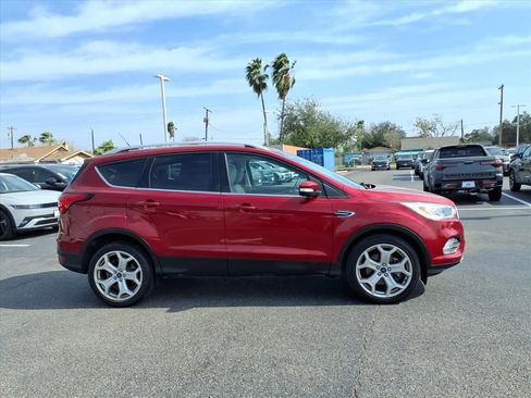 Used 2019 Ford Escape Titanium image 6