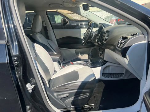 Used 2020 Jeep Compass Limited FWD image 31