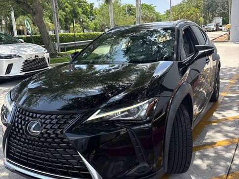 Used 2020 Lexus UX 200 w/ Accessory Package FWD image 4