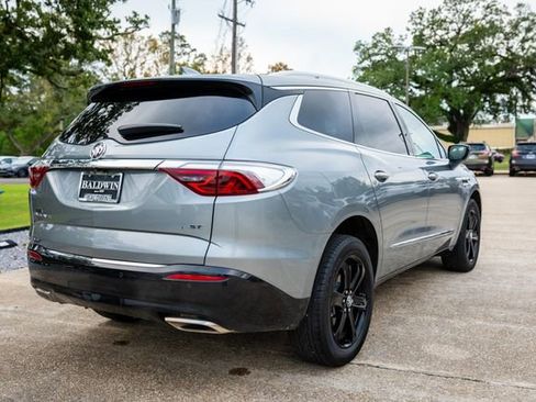 Used 2024 Buick Enclave Essence w/ Sport Touring Edition image 18