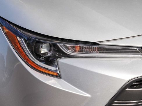 Used 2025 Toyota Corolla LE FWD image 4