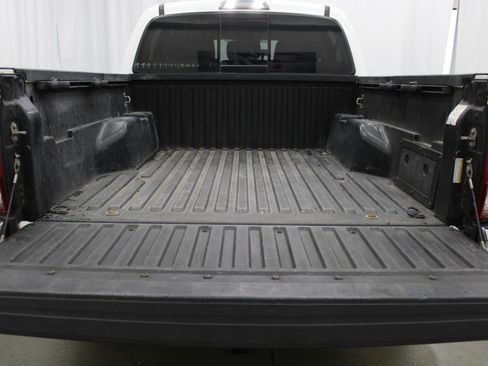 Used 2020 Toyota Tacoma SR5 AWD/4WD image 20