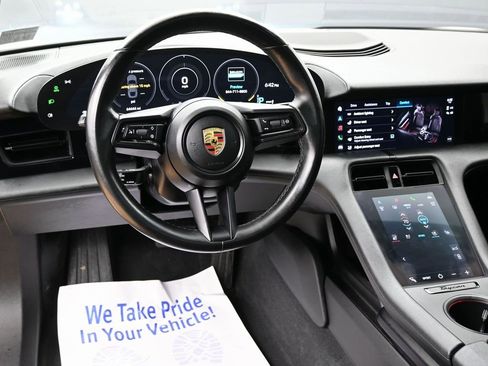 Used 2021 Porsche Taycan image 34