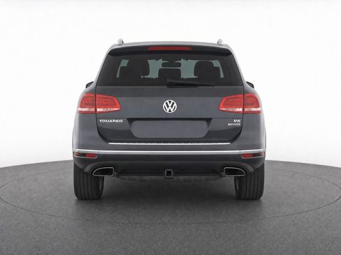 Used 2016 Volkswagen Touareg Sport AWD/4WD image 6