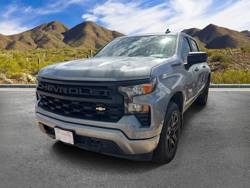 Used 2023 Chevrolet Silverado 1500 Custom AWD/4WD image 2
