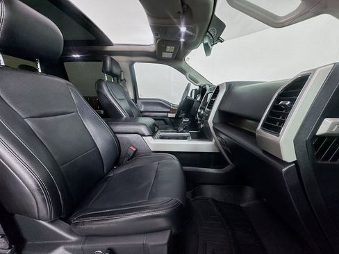 Used 2017 Ford F150 Lariat image 35