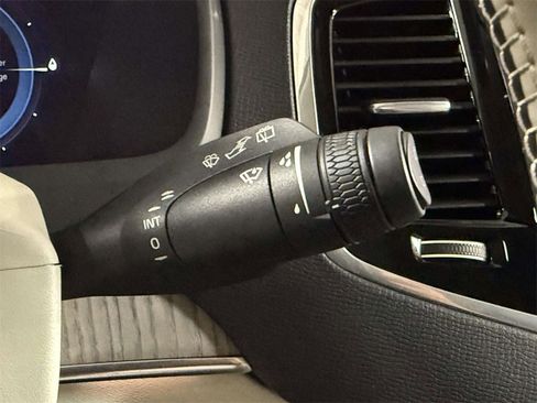 Used 2023 Volvo XC90 T8 Plus image 29