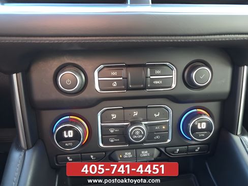 Used 2022 Chevrolet Suburban Z71 w/ Luxury Package AWD/4WD image 19