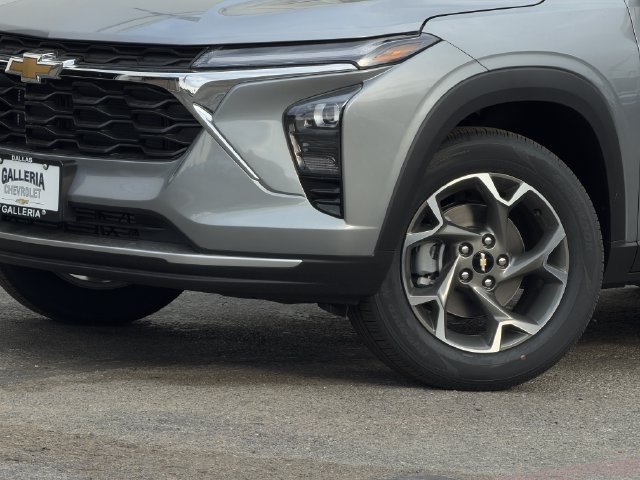 New 2026 Chevrolet Trax LT w/ Driver Confidence Package FWD image 8