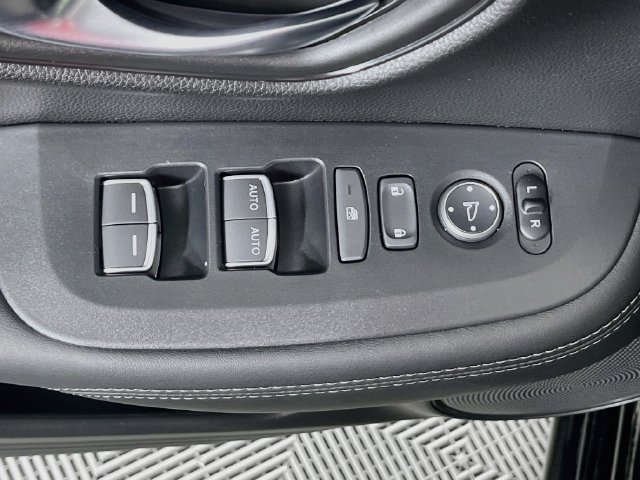 Used 2026 Honda HR-V EX-L image 18