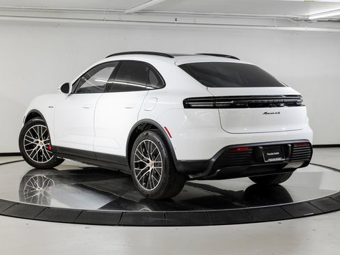 New 2026 Porsche Macan 4S Electric image 3